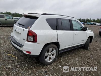 Trzecie zdjęcie samochodu z tyłu: 2017 JEEP COMPASS LATITUDE VIN:1C4NJDEB0HD170528 - miniatura