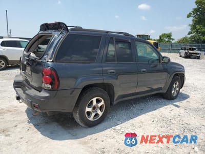 Trzecie zdjęcie samochodu z tyłu: 2005 CHEVROLET TRAILBLAZER LS VIN:1GNDT13S352307869 - miniatura
