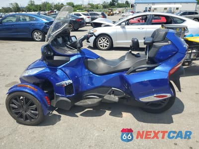 Trzecie zdjęcie samochodu z tyłu: 2013 CAN-AM SPYDER ROADSTER RT VIN:2BXNBBC19DV003630 - miniatura