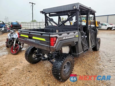 Czwarte zdjęcie samochodu z boku: 2023 POLARIS RANGER CREW XP 1000 PREMIUM VIN:4XARSE990P8442862 - miniatura