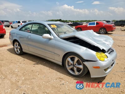 Czwarte zdjęcie samochodu z boku: 2008 MERCEDES-BENZ CLK 350 VIN:WDBTJ56H58F241371 - miniatura