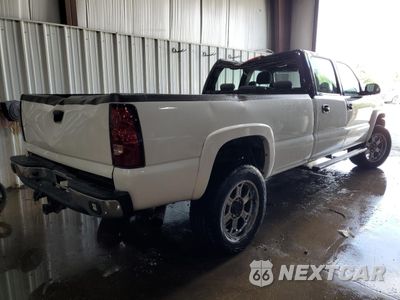 Trzecie zdjęcie samochodu z tyłu: 2006 CHEVROLET SILVERADO K3500 VIN:1GCHK33U46F253700 - miniatura