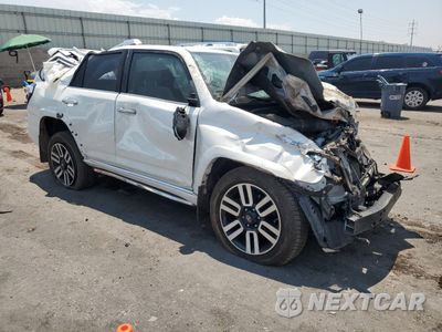 Czwarte zdjęcie samochodu z boku: 2017 TOYOTA 4RUNNER SR5/SR5 PREMIUM VIN:JTEBU5JR2H5412051 - miniatura