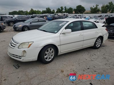 2005 TOYOTA AVALON XL 4T1BK36B65U008371 - główne zdjęcie licytacji z USA - miniatura