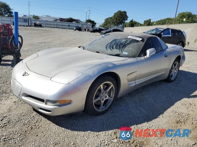 2004 CHEVROLET CORVETTE 1G1YY22G345134018 - główne zdjęcie licytacji z USA - miniatura