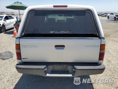 Zdjęcie 6 z 13 samochodu: 2002 TOYOTA TACOMA VIN:5TENL42NX2Z019395 - miniatura