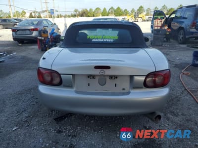 Zdjęcie 6 z 12 samochodu: 2004 MAZDA MX-5 MIATA BASE VIN:JM1NB353X40401730 - miniatura