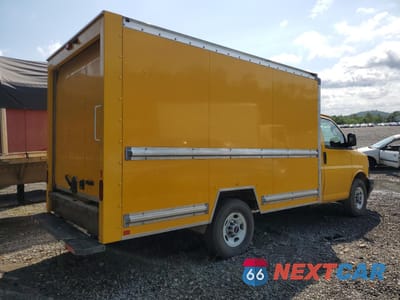 Trzecie zdjęcie samochodu z tyłu: 2022 GMC SAVANA CUTAWAY G3500 VIN:1GD07RFP5N1161574 - miniatura
