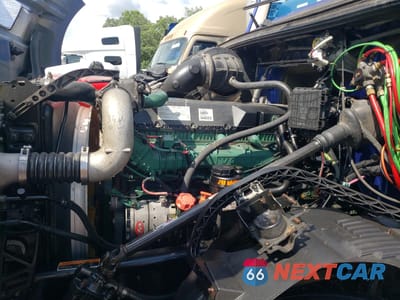 Zdjęcie 7 z 10 samochodu: 2018 VOLVO VN VNL VIN:4V4NC9EH6JN998034 - miniatura