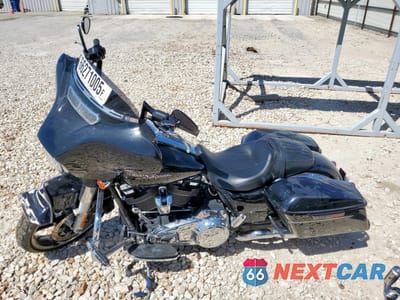 Trzecie zdjęcie samochodu z tyłu: 2017 HARLEY-DAVIDSON FLHXS STREET GLIDE SPECIAL VIN:1HD1KRC18HB682292 - miniatura