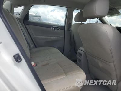Zdjęcie 10 z 12 samochodu: 2014 NISSAN SENTRA S VIN:3N1AB7AP1EY275492 - miniatura