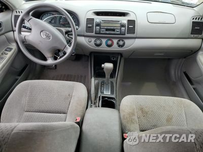 Zdjęcie 8 z 12 samochodu: 2002 TOYOTA CAMRY LE VIN:4T1BE32K52U597101 - miniatura