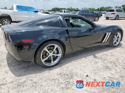 Trzecie zdjęcie samochodu z tyłu: 2013 CHEVROLET CORVETTE GRAND SPORT VIN:1G1YW2DW0D5104131 - miniatura