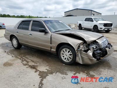 Czwarte zdjęcie samochodu z boku: 2004 FORD CROWN VICTORIA LX VIN:2FAFP74W34X118845 - miniatura