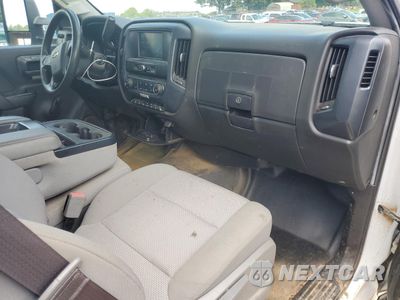Zdjęcie 8 z 12 samochodu: 2017 CHEVROLET SILVERADO C3500 VIN:1GB3CYCG6HZ329681 - miniatura