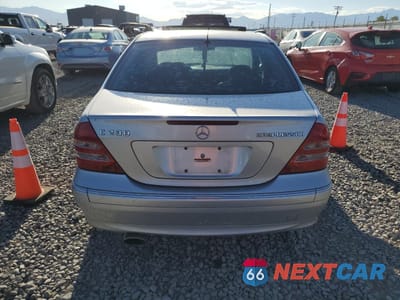 Zdjęcie 6 z 14 samochodu: 2004 MERCEDES-BENZ C 230K SPORT SEDAN VIN:WDBRF40J84A611754 - miniatura