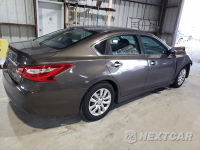 Trzecie zdjęcie samochodu z tyłu: 2017 NISSAN ALTIMA 2.5 VIN:1N4AL3AP5HN329581 - miniatura