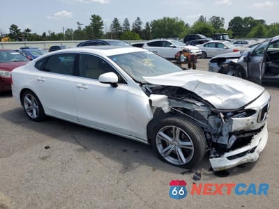 Czwarte zdjęcie samochodu z boku: 2018 VOLVO S90 T5 MOMENTUM VIN:LVY982MK9JP018019 - miniatura