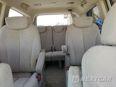 Zdjęcie 10 z 13 samochodu: 2007 HYUNDAI ENTOURAGE GLS VIN:KNDMC233876013872 - miniatura