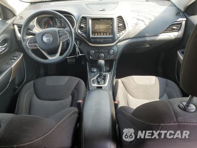 Zdjęcie 8 z 14 samochodu: 2017 JEEP CHEROKEE LATITUDE VIN:1C4PJMCS8HW589873 - miniatura