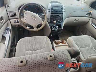 Zdjęcie 8 z 13 samochodu: 2006 TOYOTA SIEANNA VIN:5TDZA23C96S433084 - miniatura