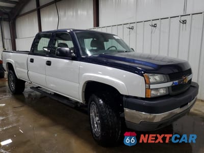 Czwarte zdjęcie samochodu z boku: 2006 CHEVROLET SILVERADO K3500 VIN:1GCHK33U46F253700 - miniatura