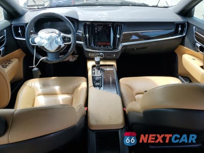 Zdjęcie 8 z 15 samochodu: 2018 VOLVO S90 T5 MOMENTUM VIN:LVY982MK9JP018019 - miniatura