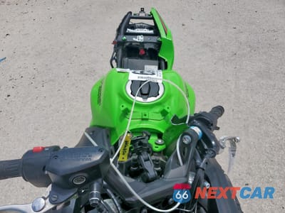 Piąte zdjęcie samochodu w środku: 2023 KAWASAKI EX650 P VIN:ML5EXEP12PDA91544 - miniatura