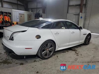 Trzecie zdjęcie samochodu z tyłu: 2016 JAGUAR XJ SUPERCHARGED VIN:SAJWA1CE5GMV98062 - miniatura