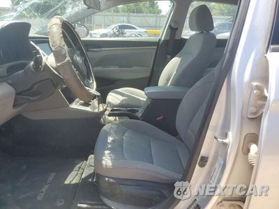 Zdjęcie 7 z 13 samochodu: 2017 HYUNDAI ELANTRA SE VIN:5NPD84LF0HH183285 - miniatura