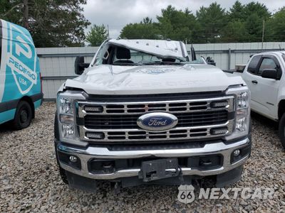 Piąte zdjęcie samochodu w środku: 2023 FORD F550 SUPER DUTY VIN:1FDUF5HT6PDA15760 - miniatura