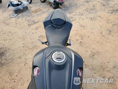 Piąte zdjęcie samochodu w środku: 2021 HONDA CBR RA VIN:JH2SC7759MK400067 - miniatura