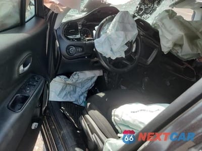 Zdjęcie 8 z 13 samochodu: 2018 JEEP RENEGADE LATITUDE VIN:ZACCJABB3JPG97612 - miniatura