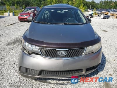 Piąte zdjęcie samochodu w środku: 2010 KIA FORTE EX VIN:KNAFU4A27A5822527 - miniatura