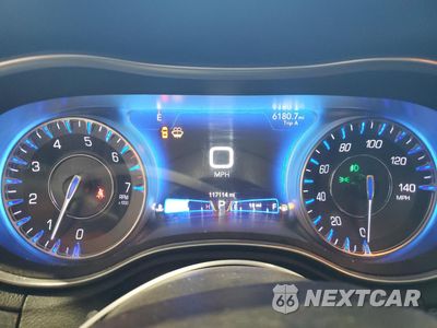 Zdjęcie 9 z 15 samochodu: 2020 CHRYSLER 300 LIMITED VIN:2C3CCAKG6LH128588 - miniatura