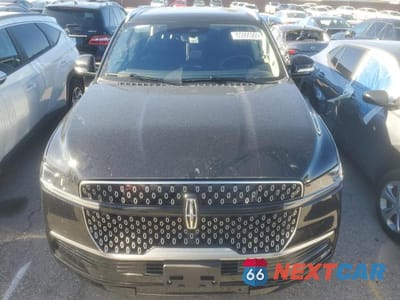 Piąte zdjęcie samochodu w środku: 2025 LINCOLN NAVIGATOR RESERVE VIN:5LMJJ2LG2SEL04130 - miniatura
