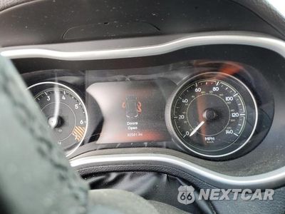 Zdjęcie 9 z 13 samochodu: 2014 JEEP CHEROKEE TRAILHAWK VIN:1C4PJMBB0EW109645 - miniatura