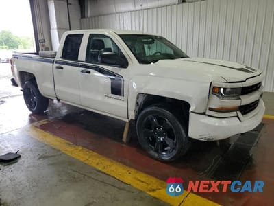 Zdjęcie 9 z 26 samochodu: 2018 CHEVROLET SILVERADO K1500 CUSTOM VIN:1GCVKPEC0JZ132703 - miniatura