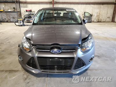 Piąte zdjęcie samochodu w środku: 2013 FORD FOCUS TITANIUM VIN:1FADP3N24DL156545 - miniatura