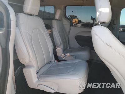 Zdjęcie 11 z 16 samochodu: 2018 CHRYSLER PACIFICA TOURING L VIN:2C4RC1BG4JR295254 - miniatura