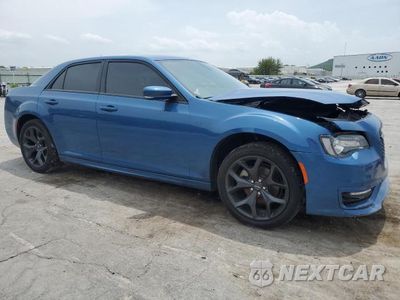 Czwarte zdjęcie samochodu z boku: 2022 CHRYSLER 300 TOURING L VIN:2C3CCADG5NH198941 - miniatura