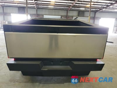Zdjęcie 6 z 13 samochodu: 2024 TESLA CYBERTRUCK VIN:7G2CEHEE7RA027867 - miniatura