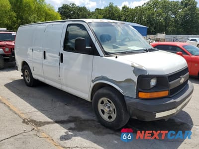 Czwarte zdjęcie samochodu z boku: 2008 CHEVROLET EXPRESS G1500 VIN:1GCFG15X781191312 - miniatura