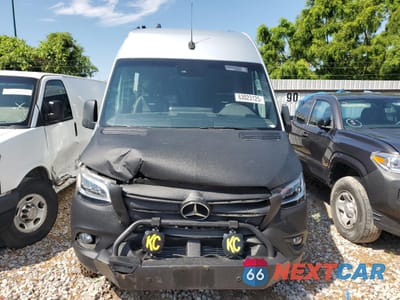 Piąte zdjęcie samochodu w środku: 2022 MERCEDES-BENZ SPRINTER 2500 VIN:W1X4EBVY8NP479036 - miniatura