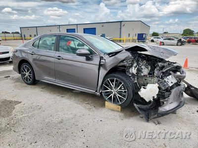 Czwarte zdjęcie samochodu z boku: 2021 TOYOTA CAMRY SE VIN:4T1G31AK8MU560936 - miniatura