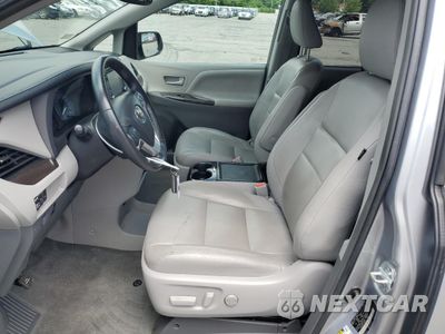 Zdjęcie 7 z 16 samochodu: 2018 TOYOTA SIENNA XLE VIN:5TDDZ3DCXJS198923 - miniatura