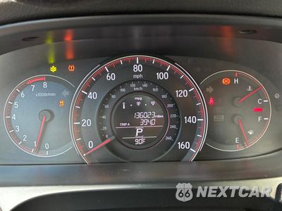 Zdjęcie 8 z 10 samochodu: 2017 HONDA ACCORD SPORT VIN:1HGCR2F59HA224960 - miniatura