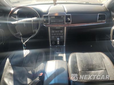 Zdjęcie 8 z 13 samochodu: 2011 LINCOLN MKZ VIN:3LNHL2JC6BR756302 - miniatura