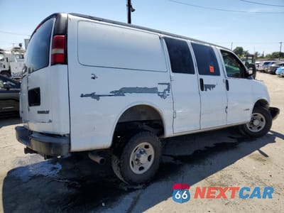 Trzecie zdjęcie samochodu z tyłu: 2005 CHEVROLET EXPRESS G2500 VIN:1GCGG25V451252281 - miniatura