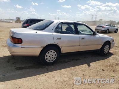 Trzecie zdjęcie samochodu z tyłu: 1996 TOYOTA CAMRY DX VIN:JT2BG12K3T0418235 - miniatura